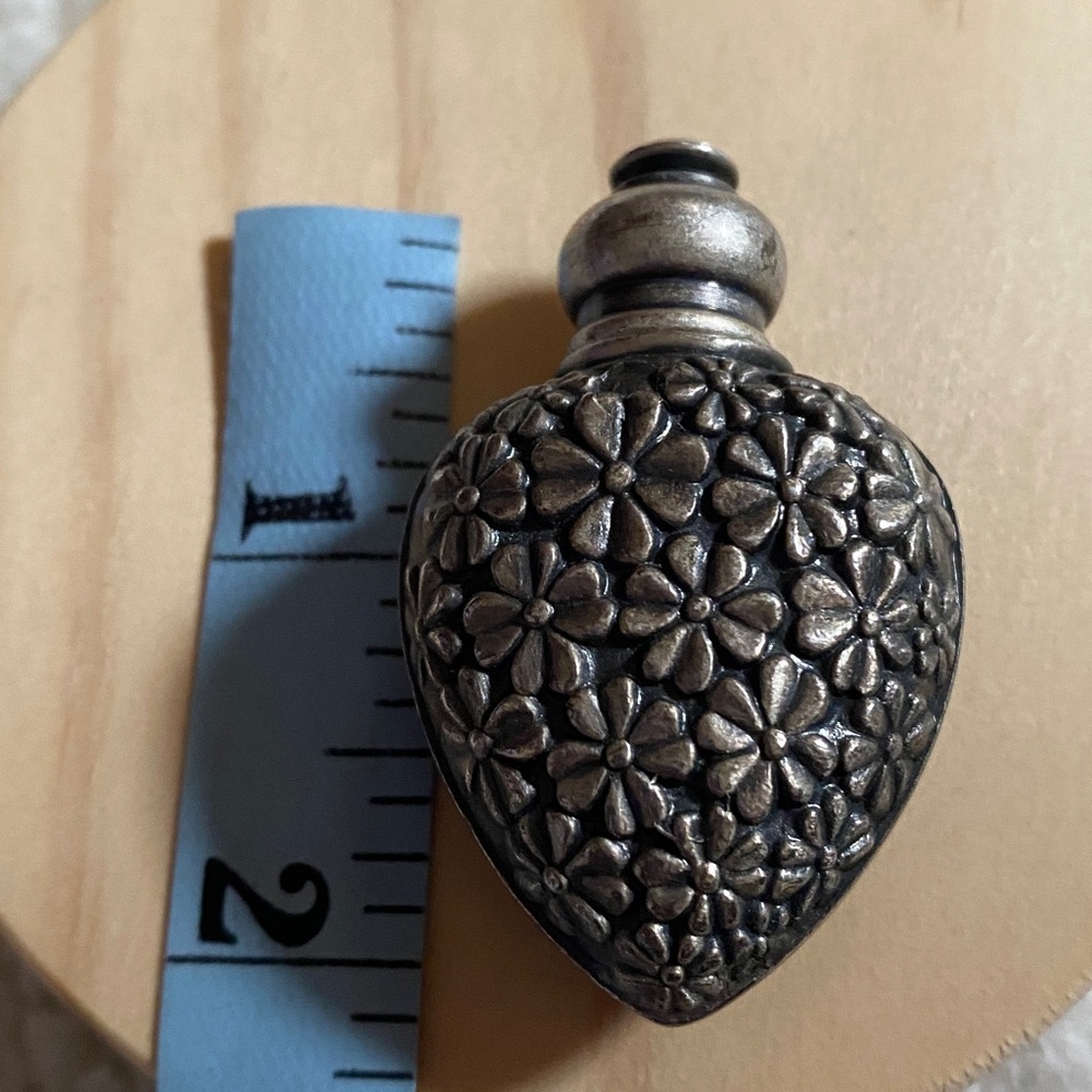 Minature Heart Silvertone Over Glass Perfume Bottle Jeweled Stopper - Picture 8 of 13